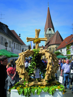 Kirche und Meerrettichkrone